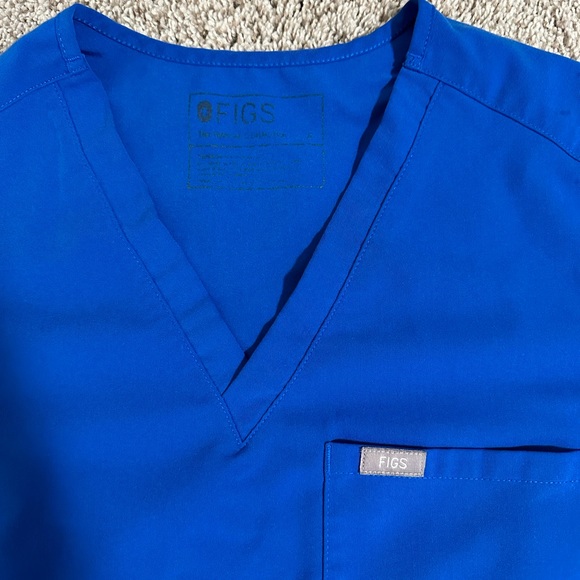 FIGS - Women’s Scrub Top *SIZE S* - Picture 3 of 3